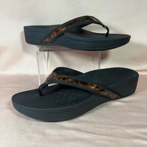 Vionic High Tide Black/Tortoise Wedge Thong Sandals Women's Size 12